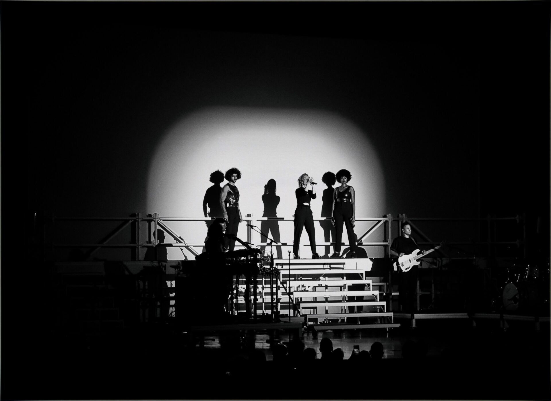 JEANNE ADDED · concert pop/rock